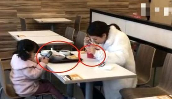 母女机场偷土特产母女机场偷土特产背后的故事